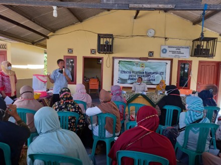 Album : Kegiatan Penyuluhan Pelatihan Pembuatan VCO Untuk Meningkatkan Pendapatan Keluarga Di Desa Karya Makmur